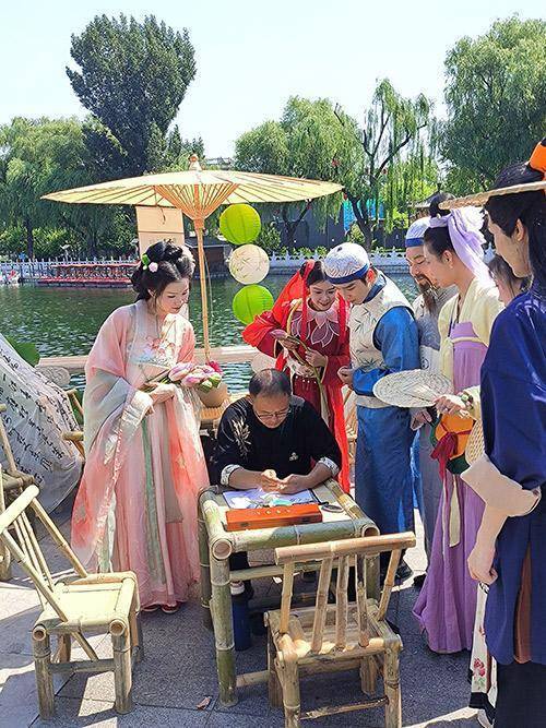 盛康优配优配 什刹海观荷节开幕 八大特色活动邀市民穿越古今赏荷韵