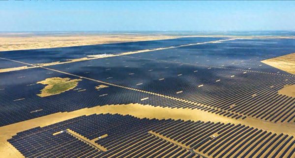 贵丰配资 光伏的市场需求空间巨大: 还有400GW的沙戈荒大基地待建